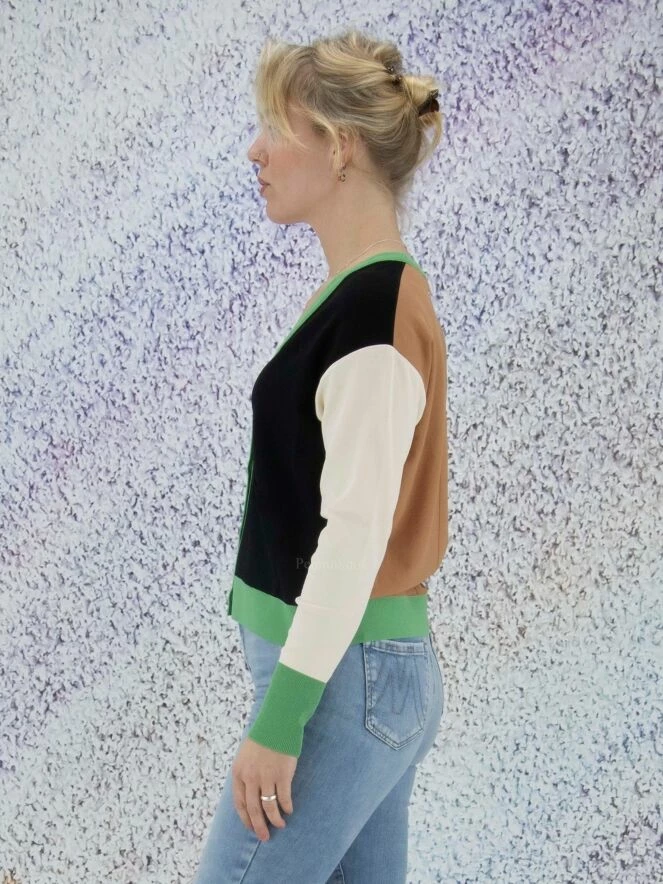 Marc Cain UC 39.15 M39 Gilets 900 3 Marc Cain UC 39.15 M39 Gilets 900 – Image 3