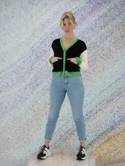 Marc Cain UC 39.15 M39 Gilets 900 14 Marc Cain UC 39.15 M39 Gilets 900 -Tendance Chic Magasin marc cain gilet uc 39 15 m39 5