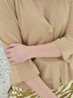 Marc Cain UC 39.18 M56 Gilets 616 -Tendance Chic Magasin marc cain gilet uc 39 18 m56 7