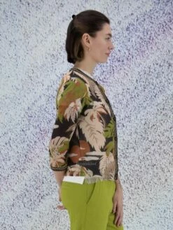 Marc Cain UC 39.19 M32 Gilets 525 13 Marc Cain UC 39.19 M32 Gilets 525 -Tendance Chic Magasin marc cain gilet uc 39 19 m32 4