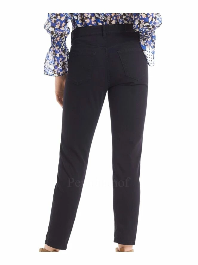 Marc Cain RC8208 D03 Jeans 395 2 Marc Cain RC8208 D03 Jeans 395 – Image 2