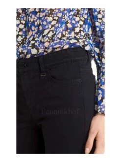 Marc Cain RC8208 D03 Jeans 395 7 Marc Cain RC8208 D03 Jeans 395 -Tendance Chic Magasin marc cain pantalon rc8208 d03 7
