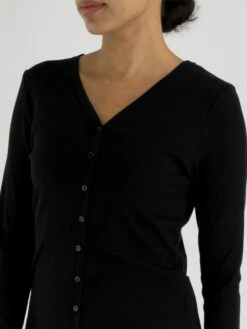 Marc Cain WS 48.13 J55 Gilets 900 11 Marc Cain WS 48.13 J55 Gilets 900 -Tendance Chic Magasin marc cain sports gilet ws 48 13 j55 5