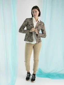 Marc Cain WS 82.16 D04 Jeans 626 15 Marc Cain WS 82.16 D04 Jeans 626 -Tendance Chic Magasin marc cain sports pantalon ws 82 16 d04 6